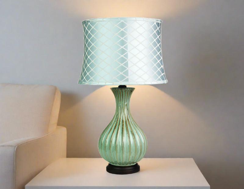 Hulu Table Lamp